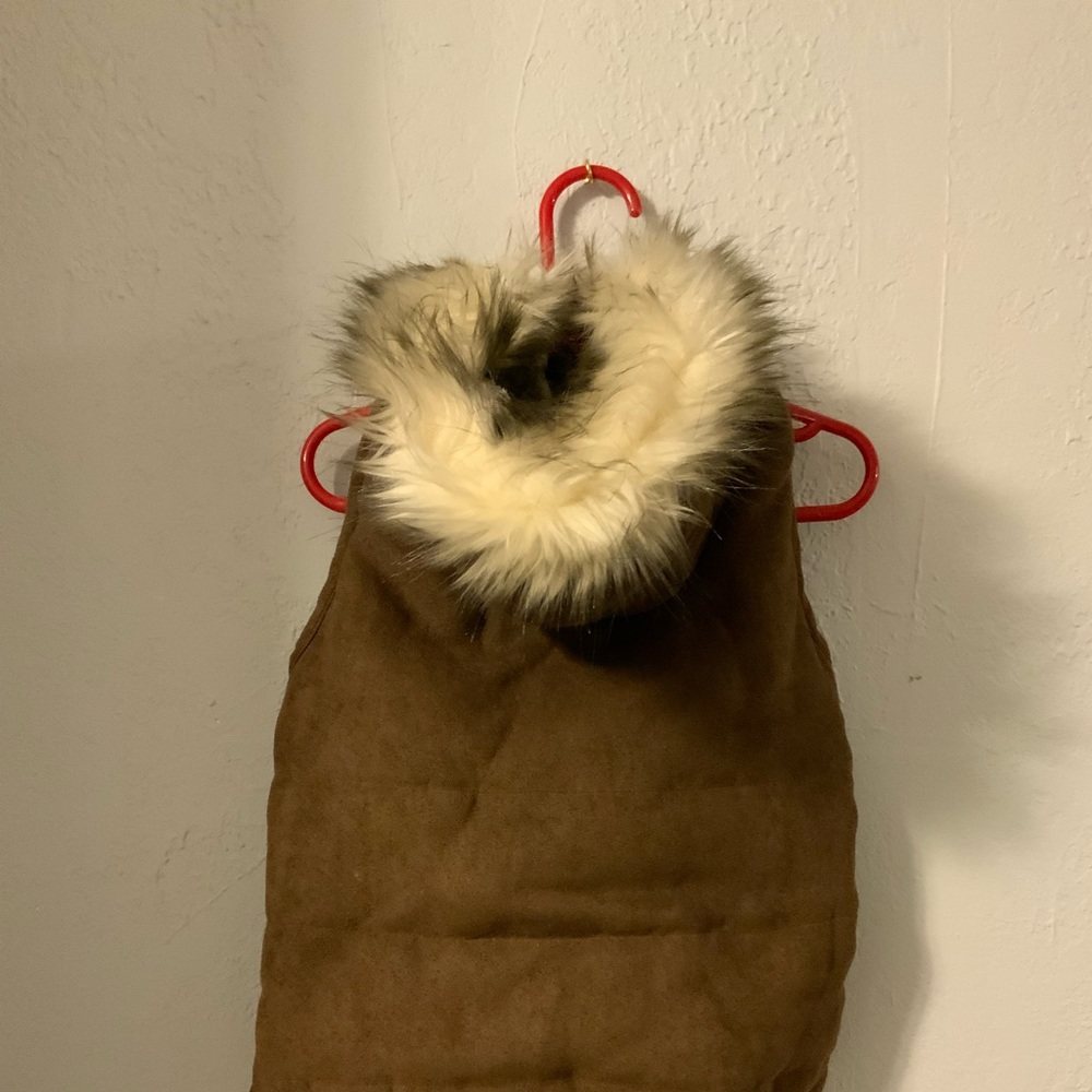 Dog Coat Sz L. New, Never Worn! ‘Friends Forever’. Hooded Faux Fur and Suede.